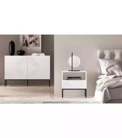 Szafka nocna z ozdobnymi frezami Clearing 05